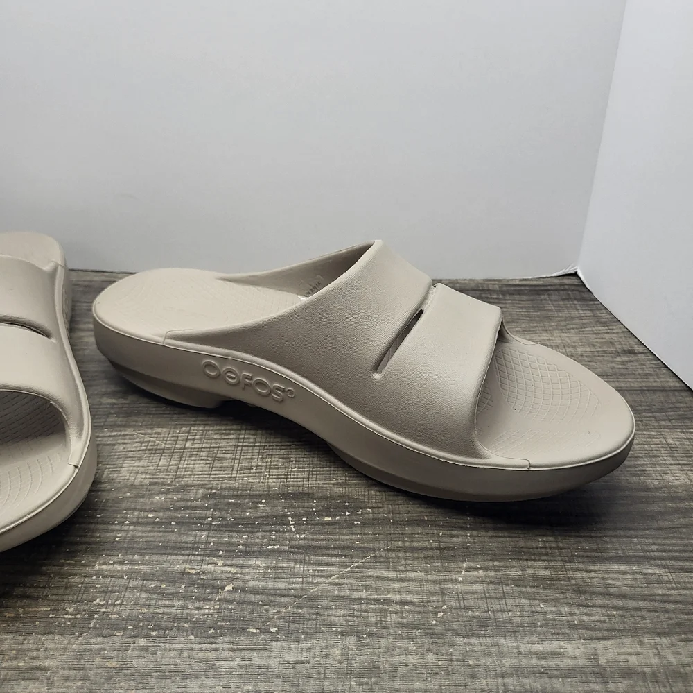 Oofos OOahh Mens Size 11 Recovery Slip-On Slides Beach Sandals Tan_3